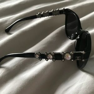 Chanel sunglasses with pearls